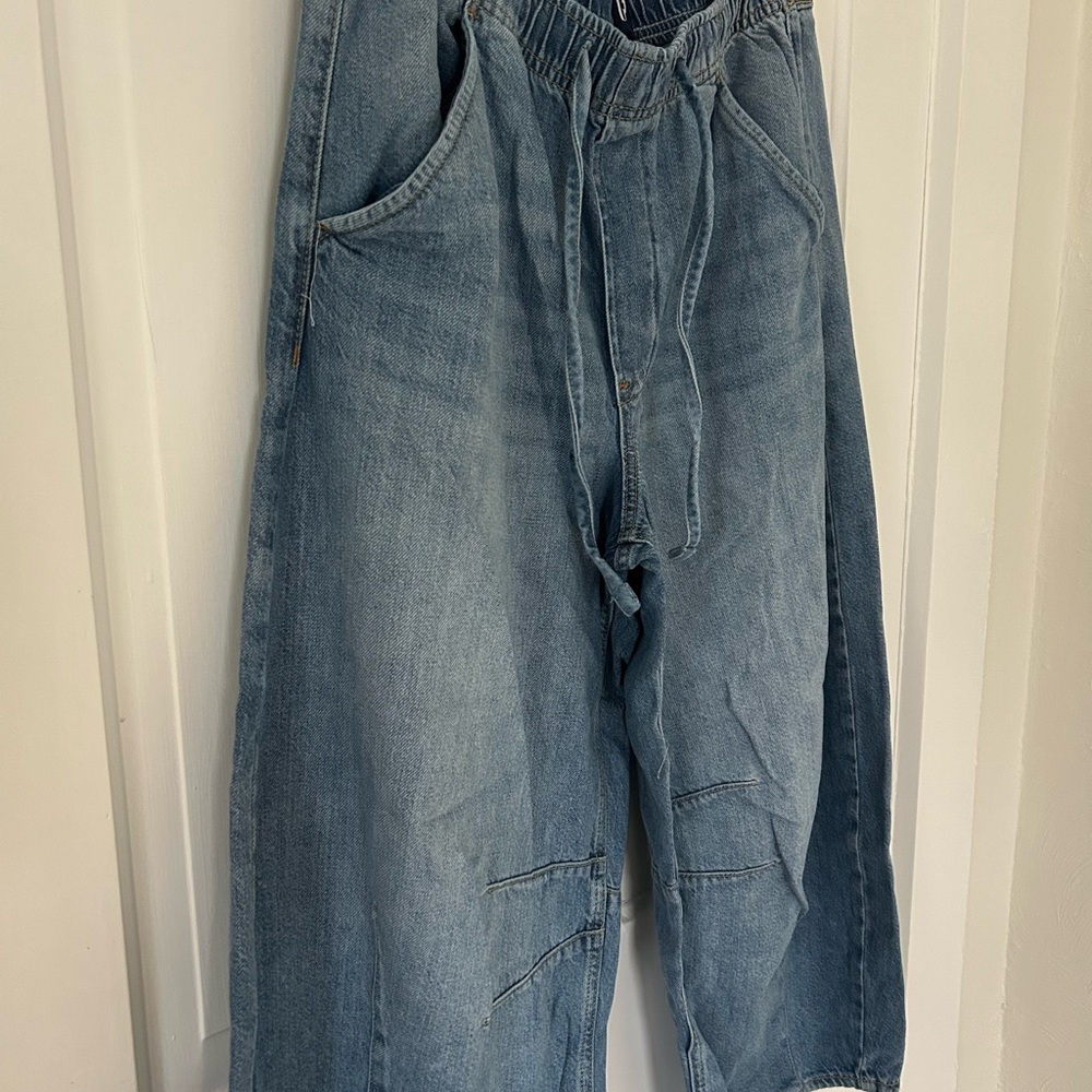 Gap Petite Ultra Soft Horseshoe Jeans - Picture 7 of 7